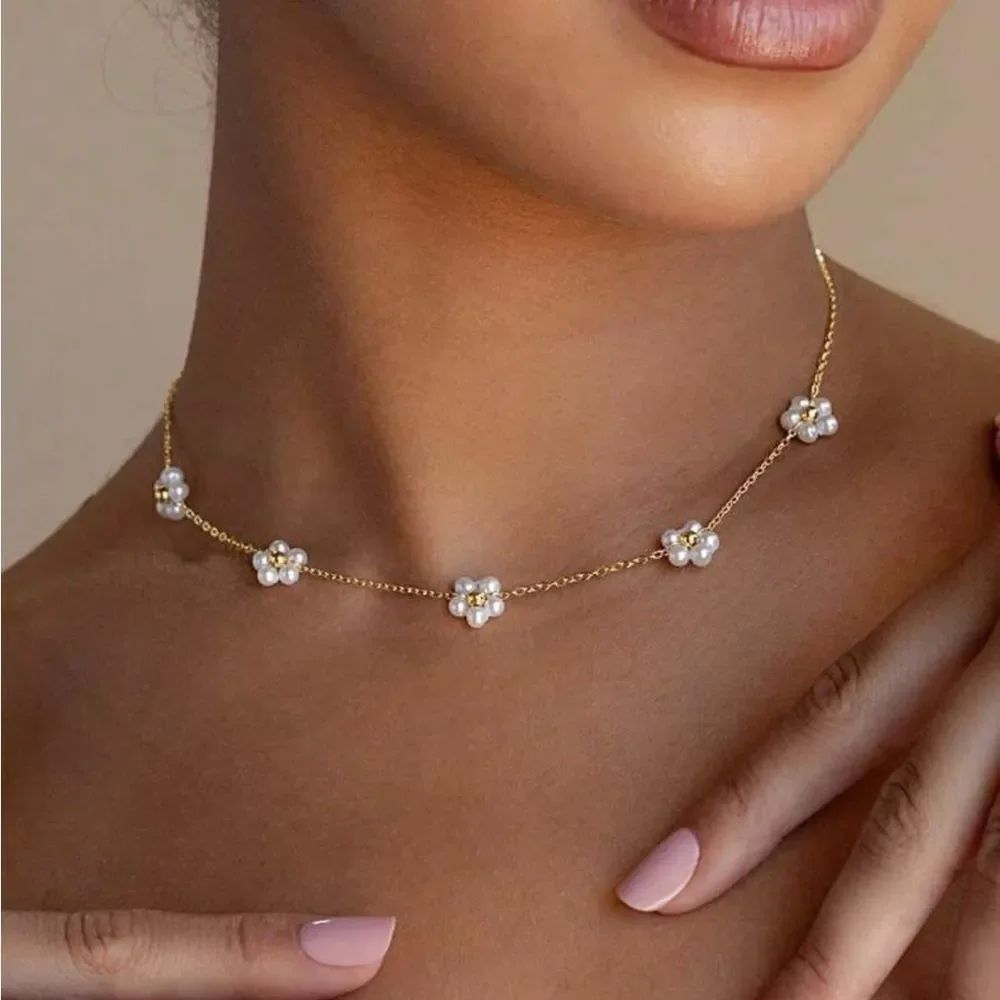 Pearl flower necklace N1026